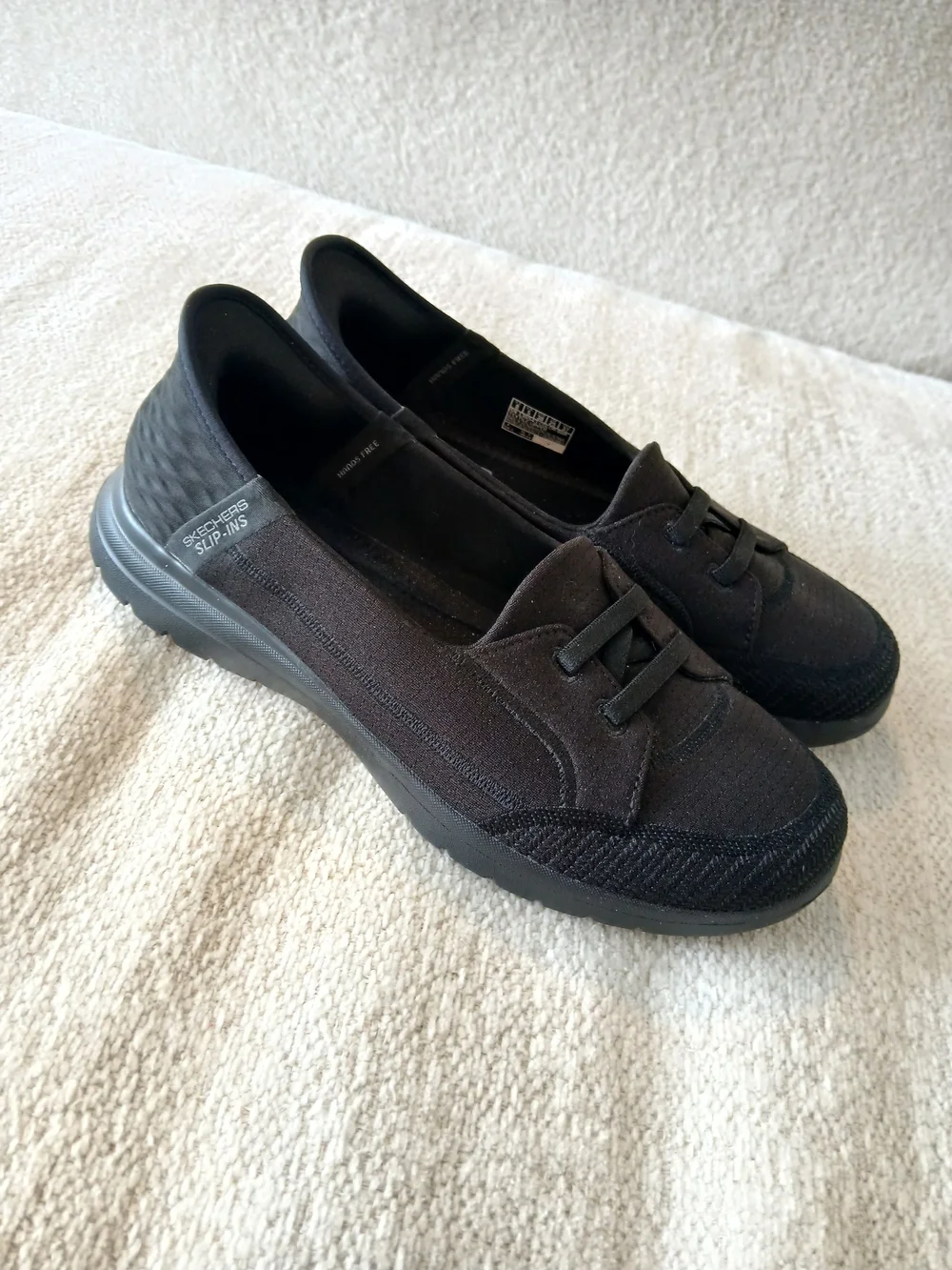 •Skechers• 